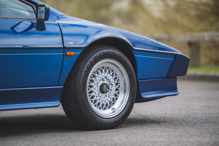 Сервисные книги Lotus Esprit Turbo HC Limited Edition 1987 года  (фото 21 из 181)